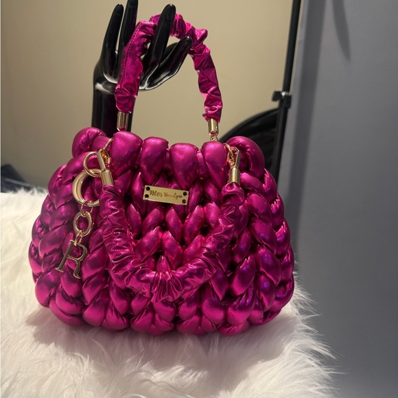 Hand made hand Bags in different colors (small/medium) - Picture 3 of 5